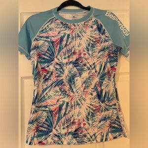 BesserBay Swim Shirt Size Medium